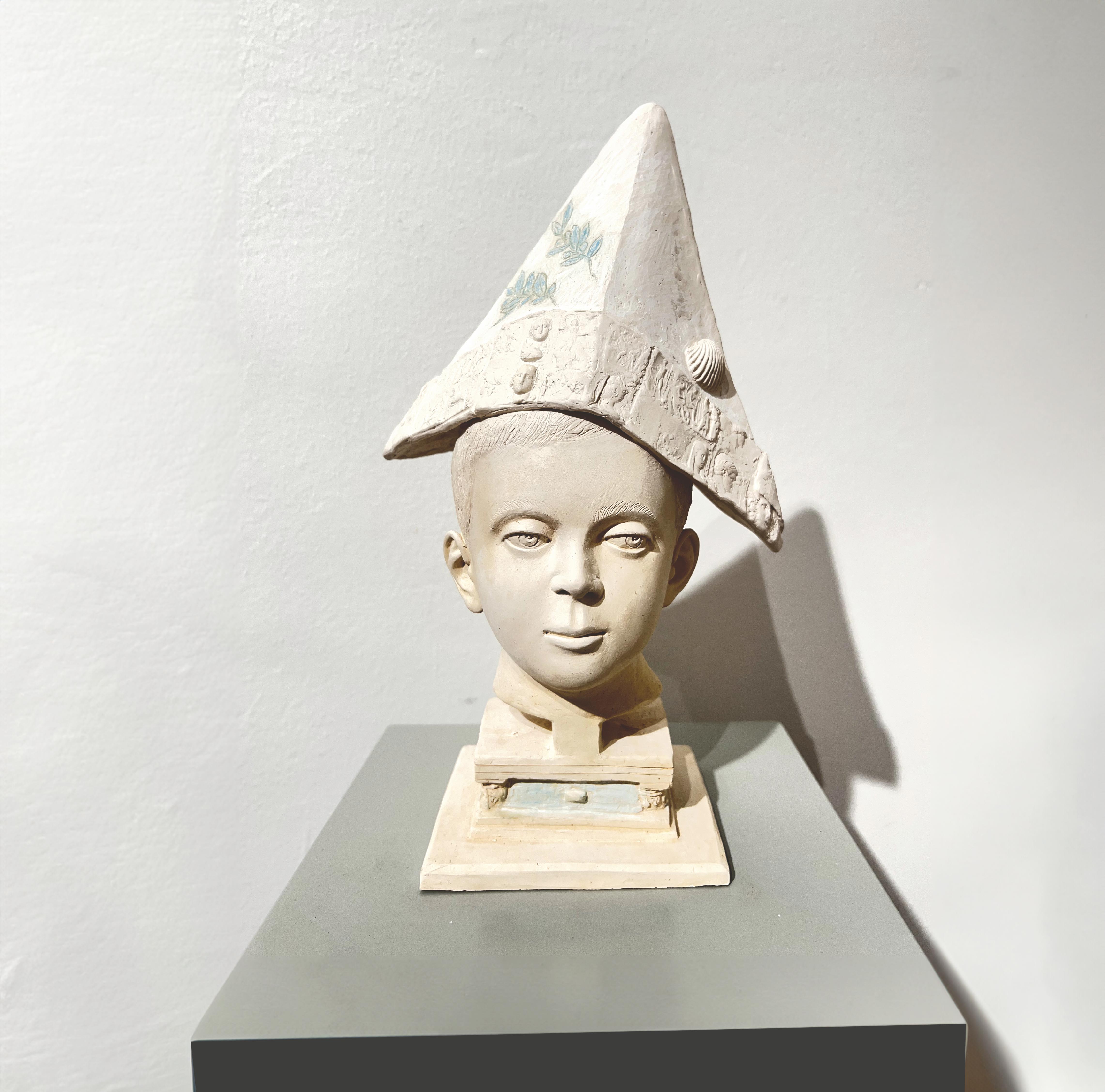 Ivan Theimer, Testa con cappello - barchetta, 2023, scultura in terracotta,35 x 20 x 16 cm, THEISC010