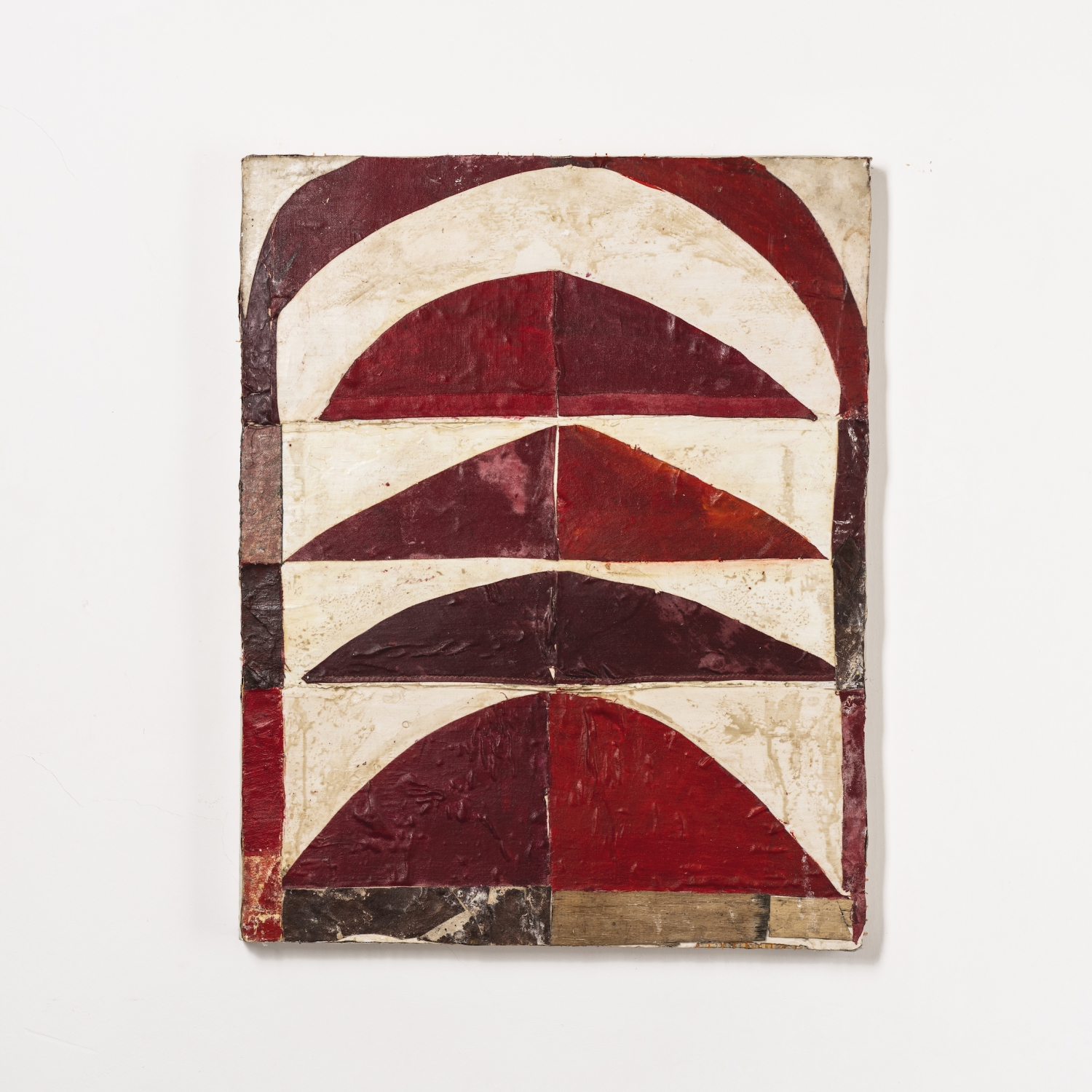 Mirco Marchelli, Per simpatia, 2023, gesso, tessuto, legno e cera su tavolal, 66 x 53 x 5 cm, MARCTM0582