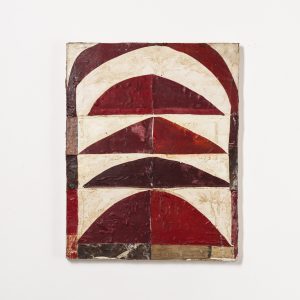 Mirco Marchelli, Per simpatia, 2023, gesso, tessuto, legno e cera su tavolal, 66 x 53 x 5 cm, MARCTM0582