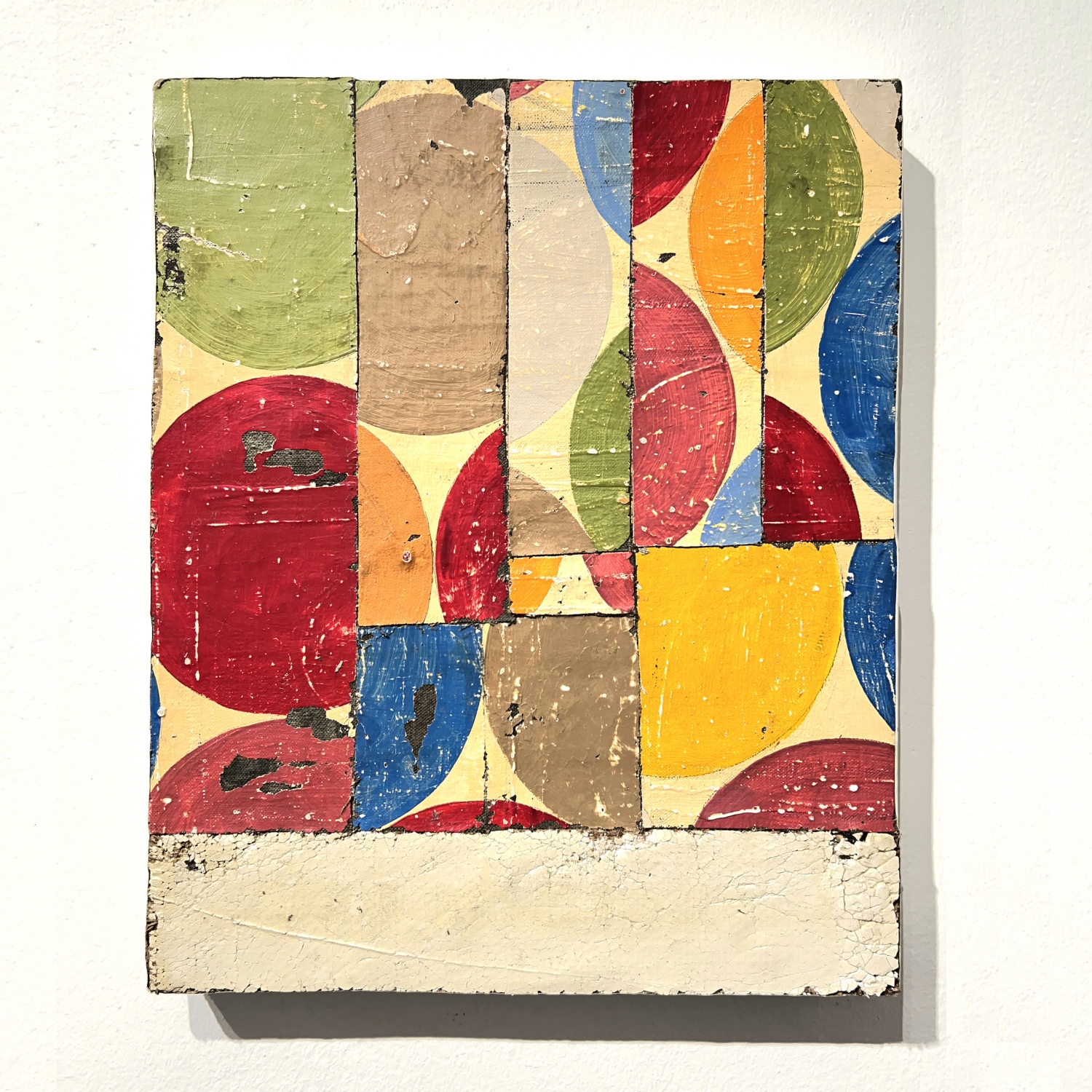 Mirco Marchelli, Buoni frutti, 2024, tessuto, juta, acrilico e cera su tavola, 60 x 48 x 6 cm, MARCTM0606