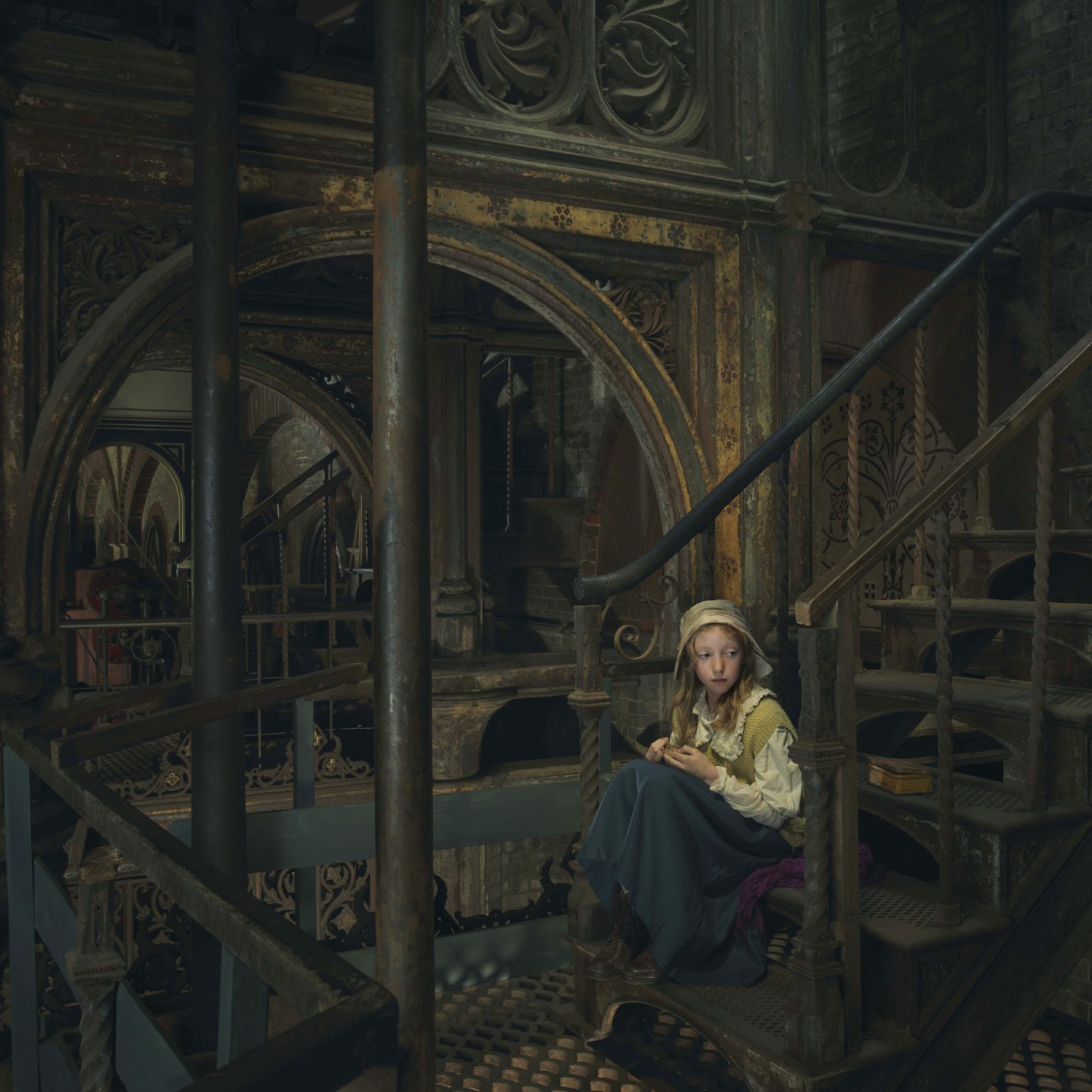 JJulia Fullerton-Batten, Life at Crossness Pumping Station (Ed. 1/10), 2022, stampa a pigmenti su carta cotone Hahnemuhle, pigment print on Hahnemuhle cotton paper, 76,0 x 102,0 cm, FULLST023
