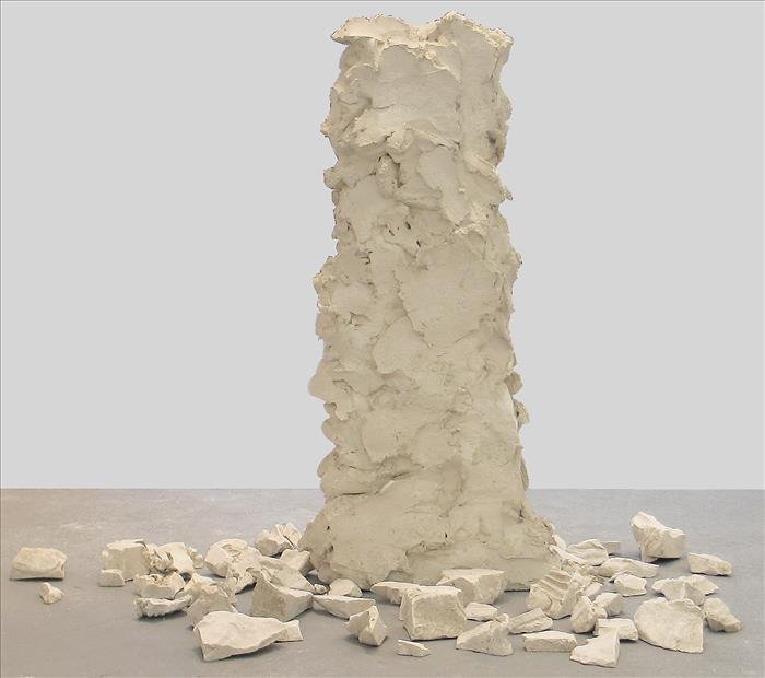 Paolo Icaro, Unfinished pack, 1982, Gesso, chalk, 105 x 80 x 50 cm, D.ICA01