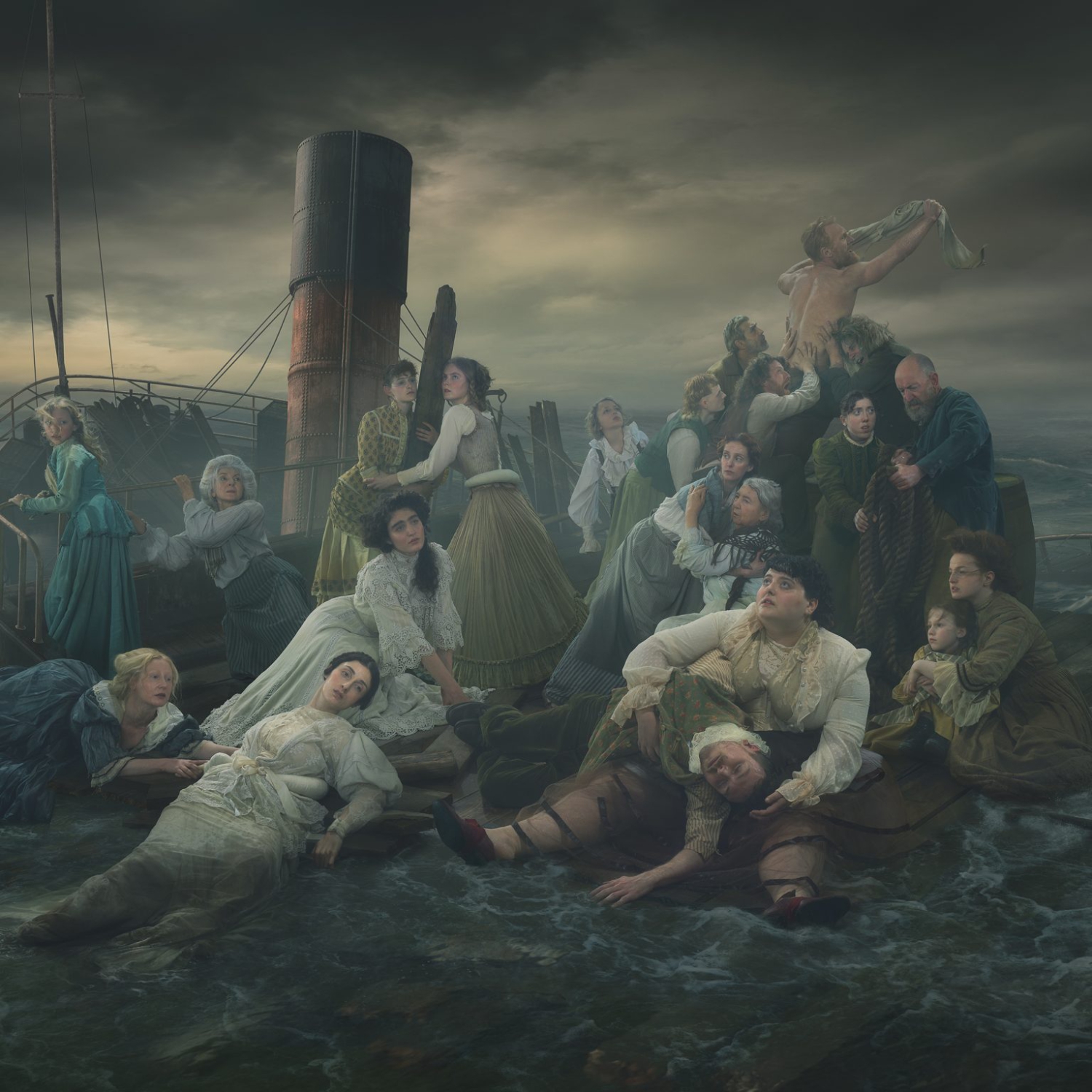 Julia Fullerton-Batten, The Princess Alice Disaster of 1878 (Ed. 2/10), 2023, stampa a pigmenti su carta cotone Hahnemuhle, pigment print on Hahnemuhle cotton paper, 76,0 x 102,0 cm, FULLST026