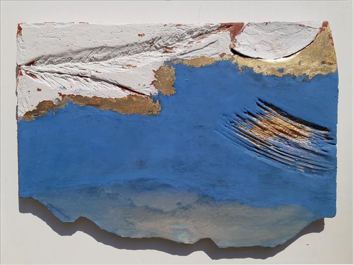 Franco Guerzoni, Ritrovamenti, 2009, scagliola, pigmenti in polvere e foglia d'oro, scagliola, powdered pigments and gold leaf, 37,0 x 47,0 cm, GUETM0662