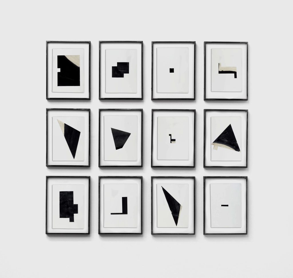 POL73_Marco Tirelli, Senza Titolo, 1985, tecnica mista su carta, 12 elementi (ciascun elemento cm 50x35)MURO 10 (1)