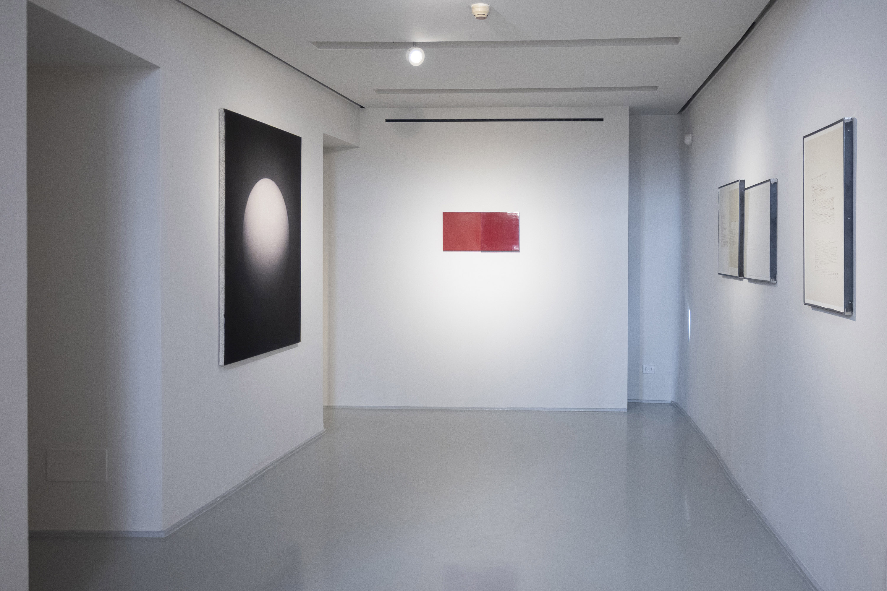 Allestimento - Luce Trattenuta - Marco Tirelli, Riccardo De Marchi e Paolo Serra