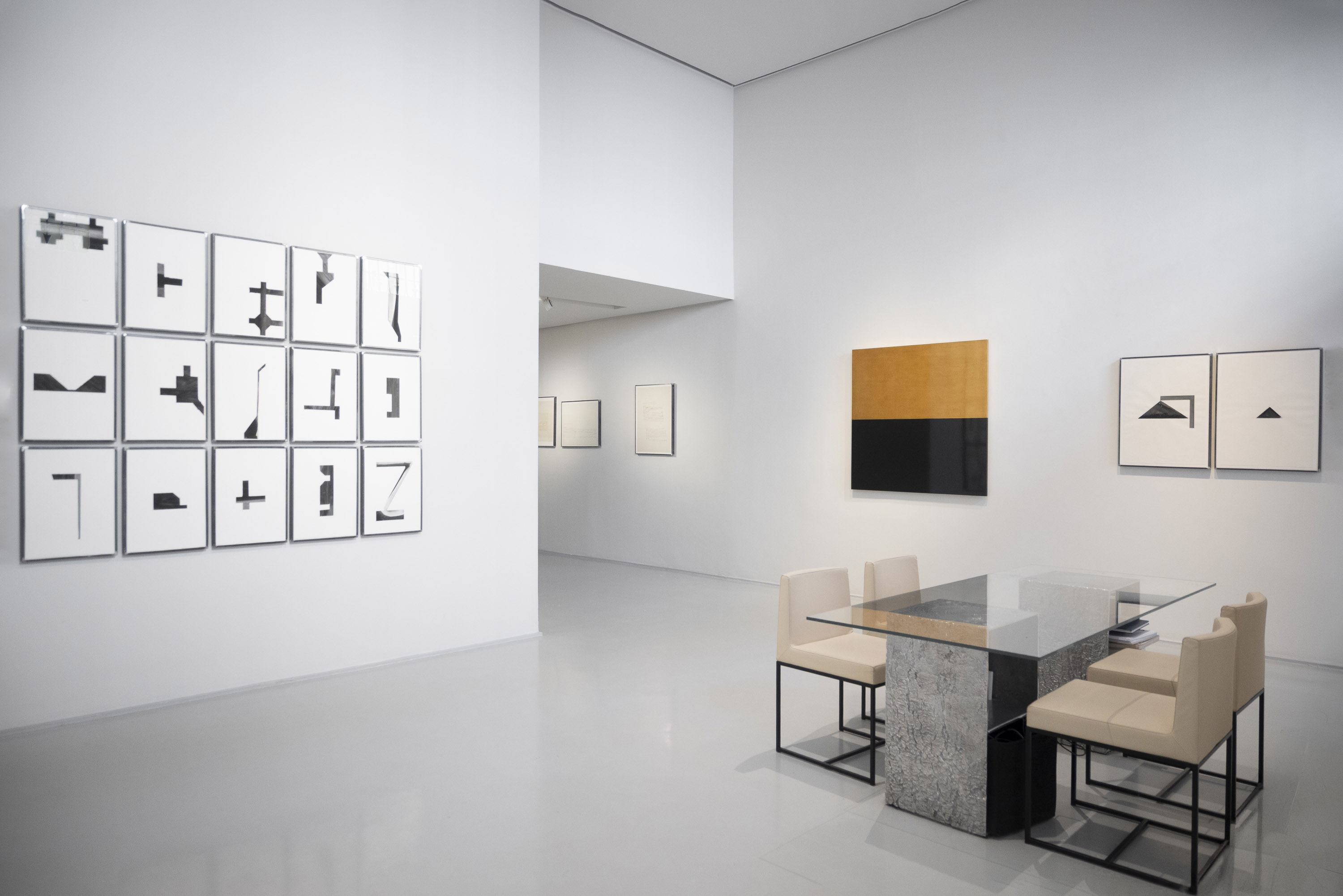Allestimento - Luce Trattenuta - Marco Tirelli, Riccardo De Marchi e Paolo Serra