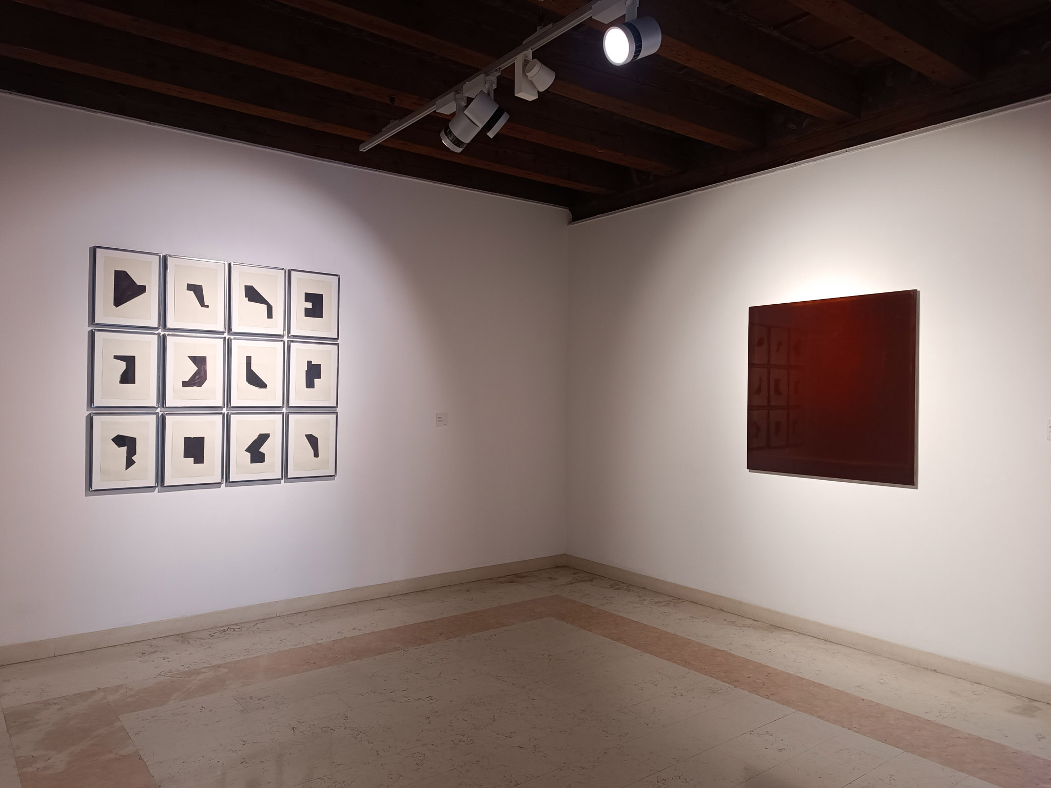 Allestimento - Luce Trattenuta - Marco Tirelli, Riccardo De Marchi e Paolo Serra