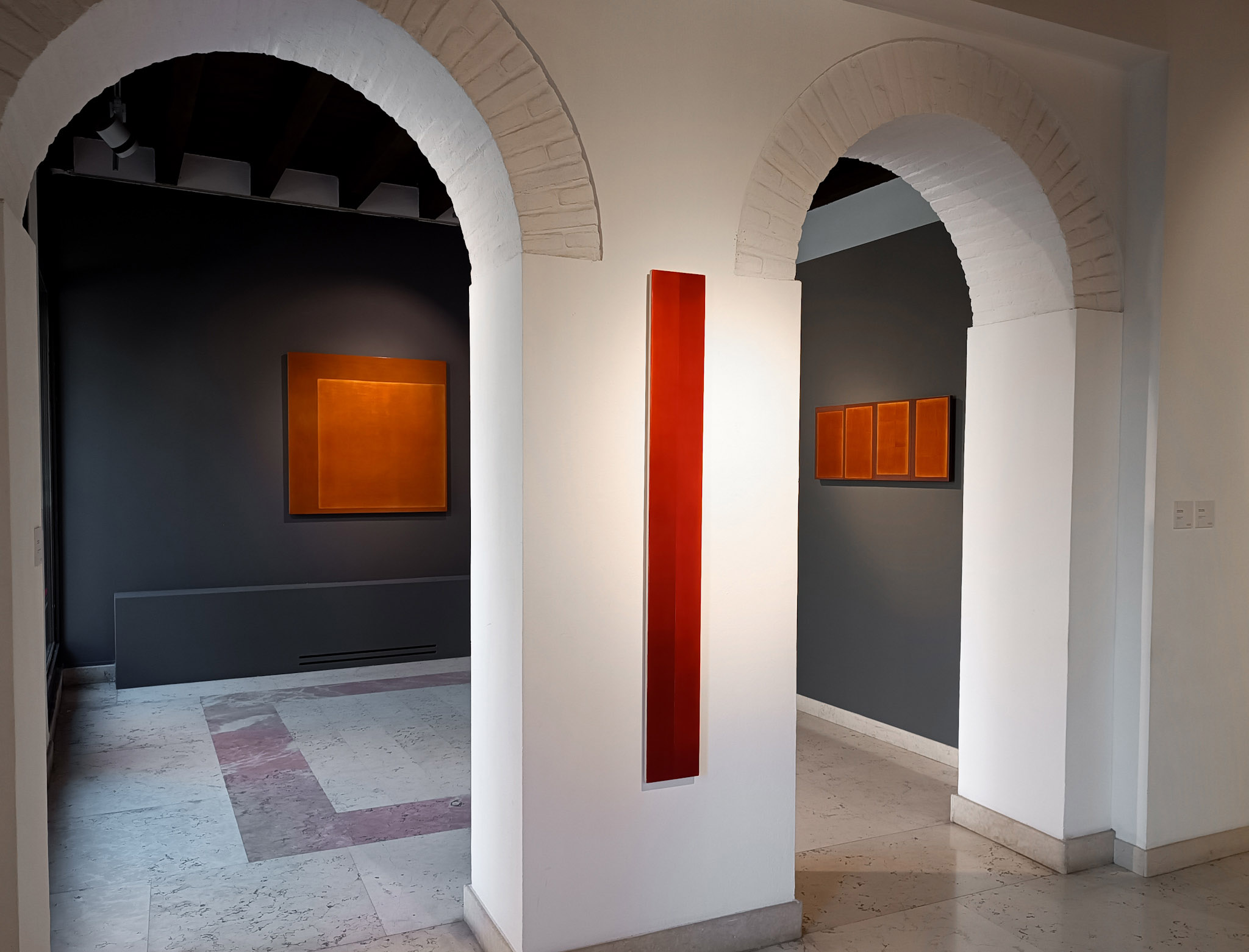 Allestimento - Luce Trattenuta - Marco Tirelli, Riccardo De Marchi e Paolo Serra